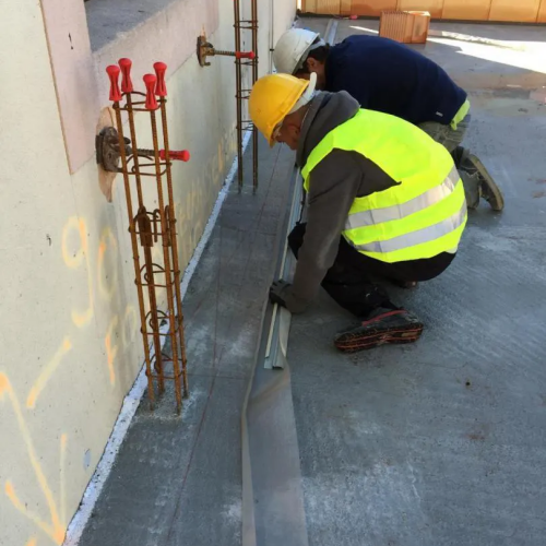 Pose du système de protection anti-termites avant construction Termimesh